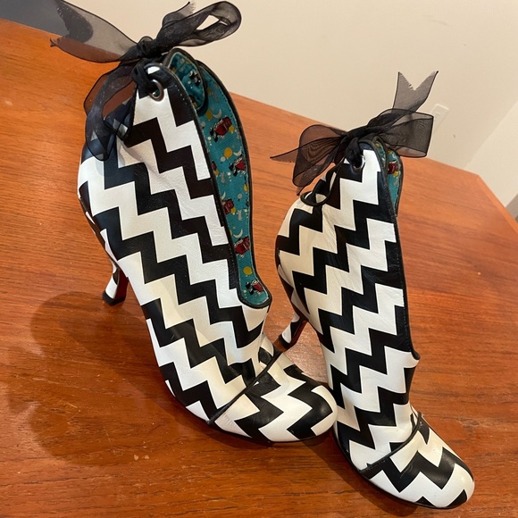 Irregular Choice Shoes - Irregular Choice Zig Zag Can Can EUC booties ribbon 10